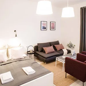 very-central-new-and-comfy-apartment-with-a-c.inbudapesthotels.com/